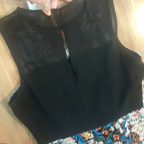 Lucy Paris Embroidered Dress - Picture 7 of 10